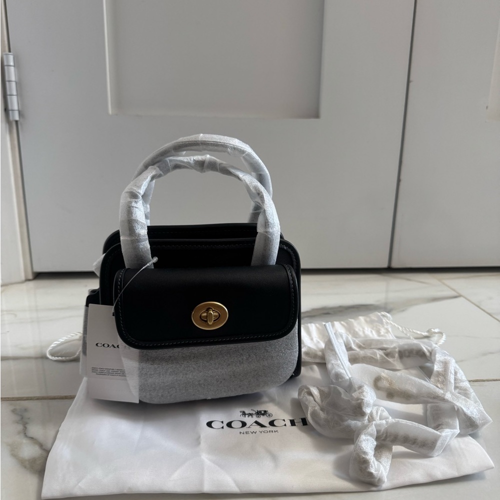NWT Coach Safari Tote in Black